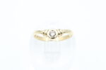 Ring i gult gull med diamant - Bilde 2
