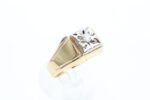 Ring i flerfarget gull med diamant