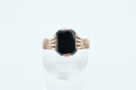 Ring i gult gull med onyx - Bilde 2