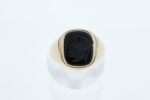 Ring i gult gull med onyx - Bilde 2