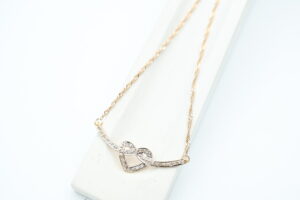 Collier i gult gull